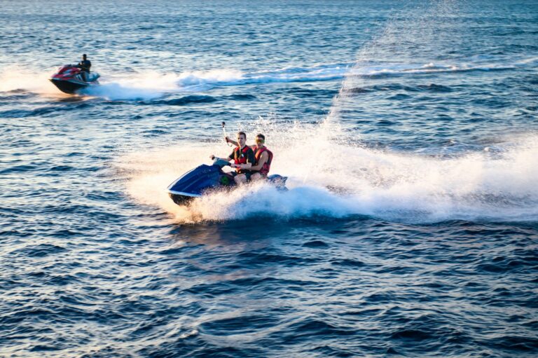 Aruba Jet Ski Rentals and Seabob Tours: Prices and Best Operators